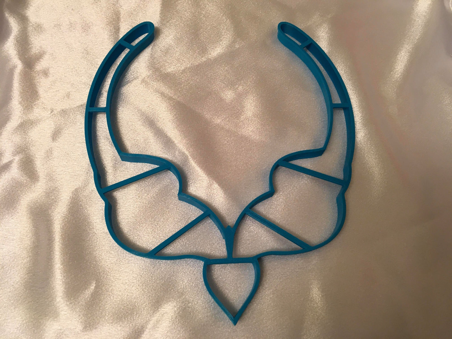 # 203 Necklace Cutter #01