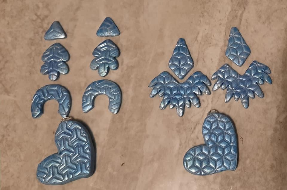 # 72 Cutter Set, Curvy Heart Wide